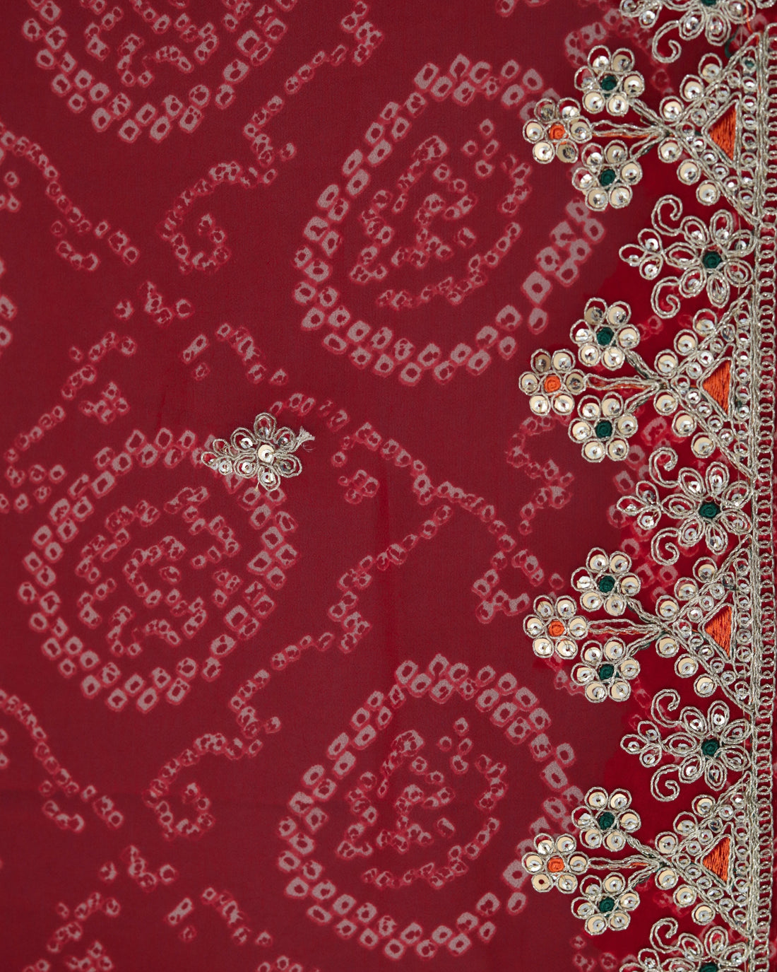 ISHNA Red Bandhani Saree With 3 Flower Border and Theard Work