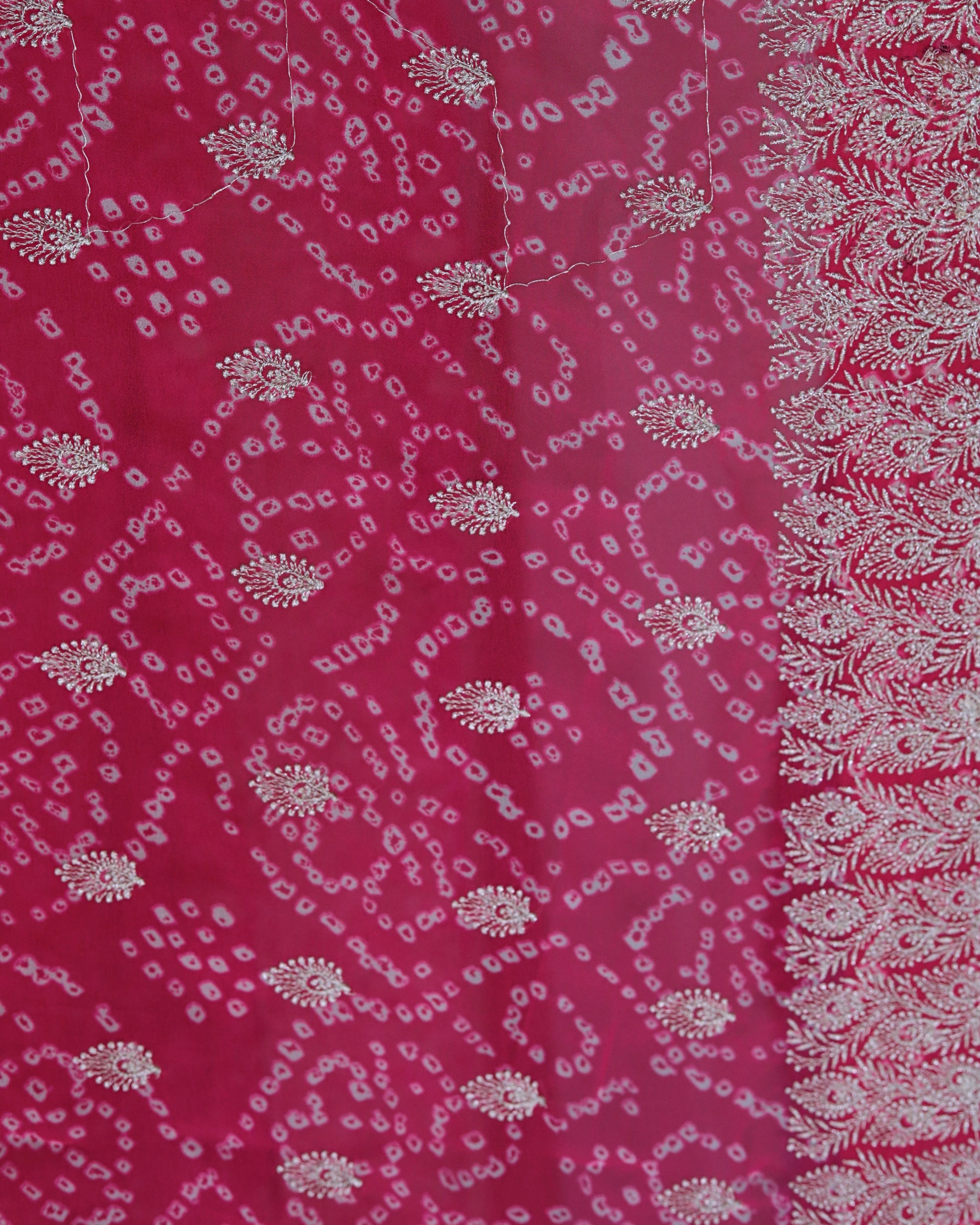 ISHNA Pink Bandhani Saree With Leaf Zari Border