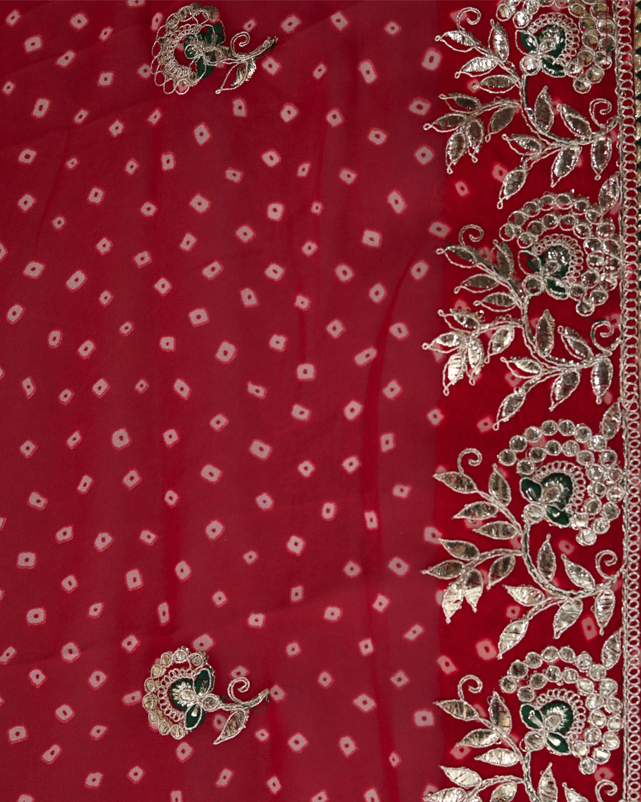 ISHNA Red Bandhani Saree With Floral Butti Border