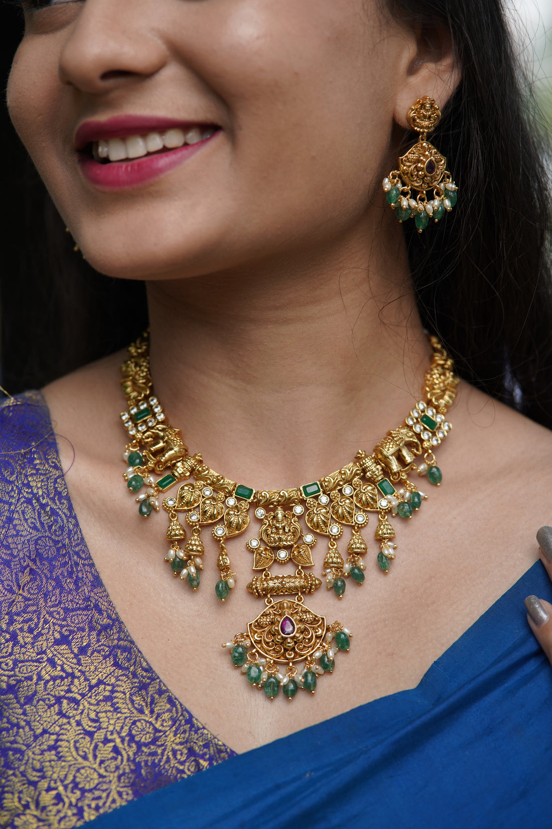 Emerald Siri Chandra Necklace Set