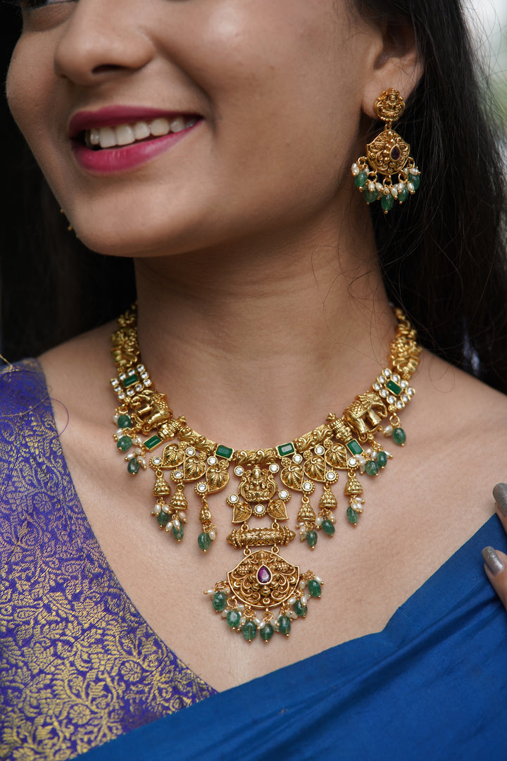 Emerald Siri Chandra Necklace Set