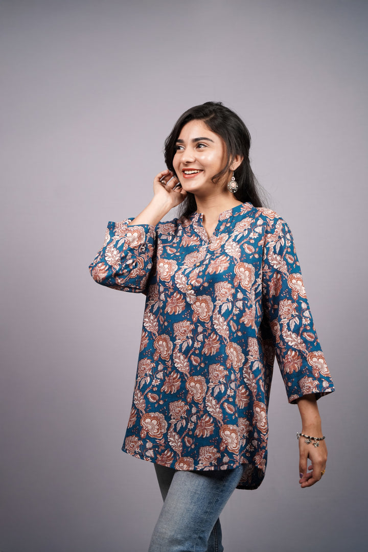 Neelima Floral  Aline Collar  Short Kurti