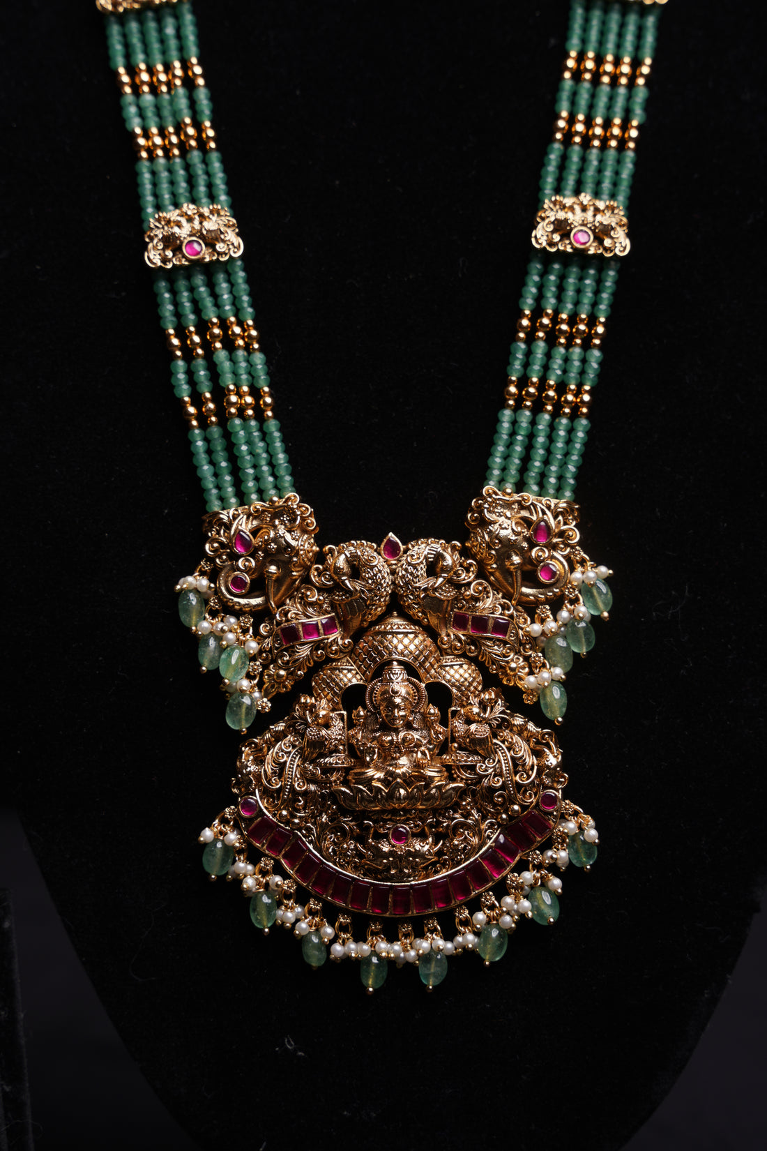 Ishna Mahalakshmi Emerald Majesty Haaram Set