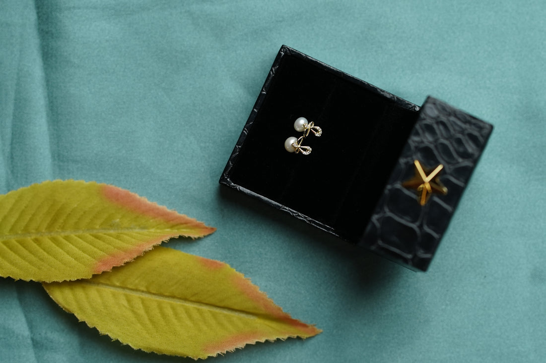 92.5 Silver Ishna Bella Ribbon Pearl Studs