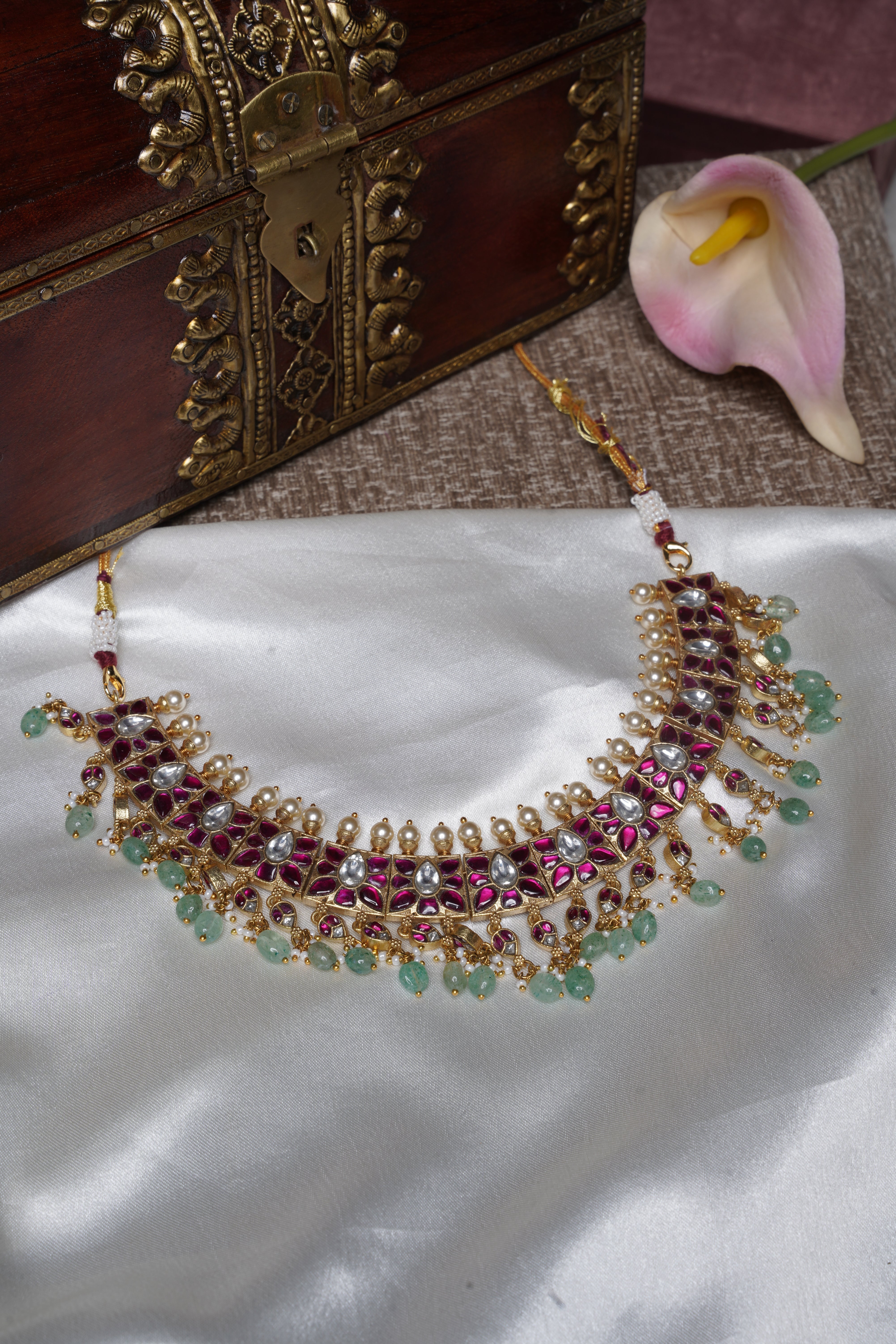 ISHNA Gulnaar Kundan Choker Necklace